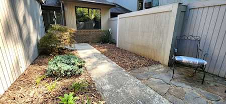 21 Osage Ct Columbus, IN 47201