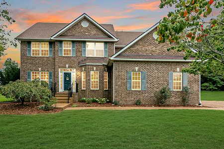 1609 Armidale Ct Thompsons Station, TN 37179