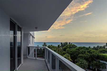 2401 Collins Ave #703 Miami Beach, FL 33140