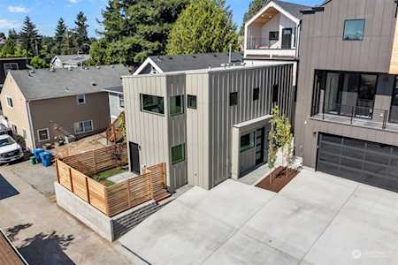 719 N 80th St Seattle, WA 98103