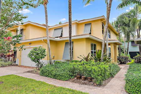 4032 Kingston Lane Palm Beach Gardens, FL 33418