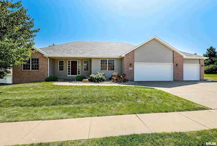 3801 Wilderness St Bettendorf, IA 52722