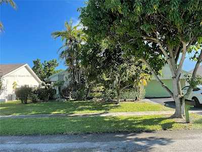 7350 NW 52nd Ct Lauderhill, FL 33319