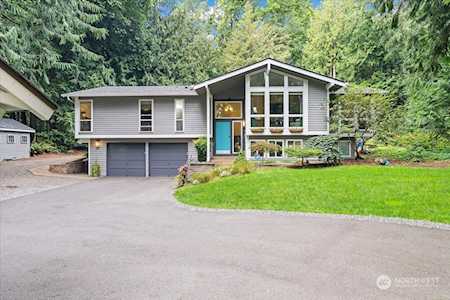 24818 SE Mirrormont Place Issaquah, WA 98027