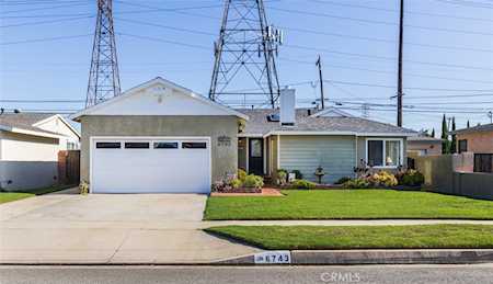 6743 Denmead St Lakewood, CA 90713