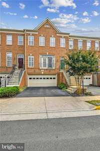 22026 Avonworth Square Broadlands, VA 20148
