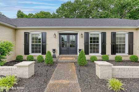 2900 Carlingford Dr Louisville, KY 40222