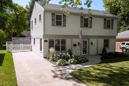 833 E Rockland Rd Libertyville, IL 60048