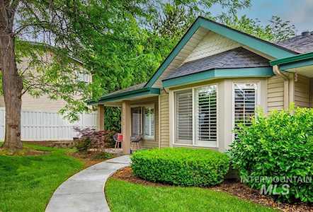 3848 N Bayou Ln Garden City, ID 83703