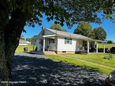 321 Frantz Rd Brodheadsville, PA 18322
