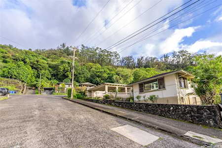 1716 Kuikele Street Honolulu, HI 96819