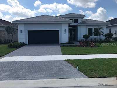 5007 Kiva Circle Lakewood Ranch, FL 34211