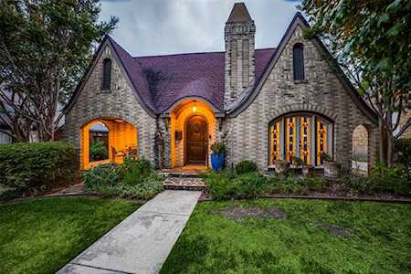 823 Clermont Avenue Dallas, TX 75223