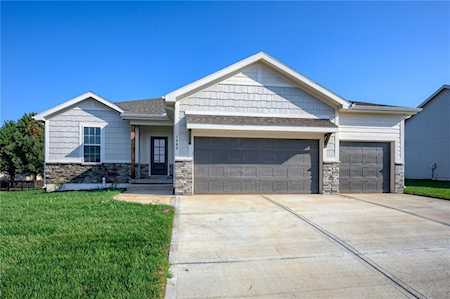 1802 Foxtail Dr Pleasant Hill, MO 64080
