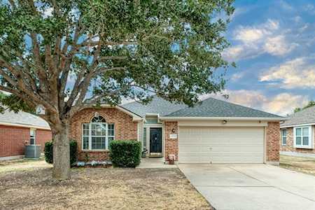 6004 Lone Star CT Hutto, TX 78634