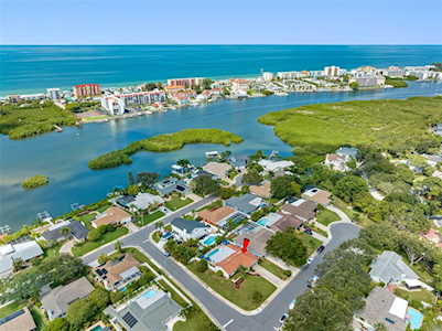 8122 Bayshore Dr Seminole, FL 33776