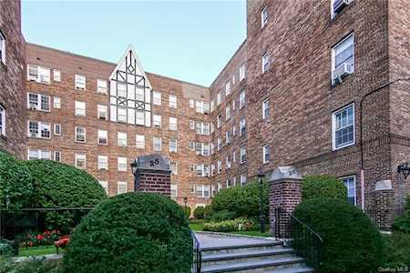 25 Parkview Ave #2I Bronxville, NY 10708