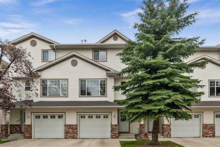 120 Country Hills Cove NW Calgary, AB T3K 5G7