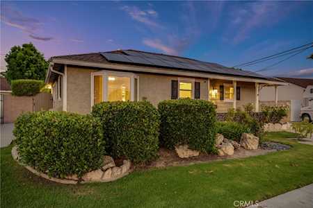 2050 Senasac Ave Long Beach, CA 90815