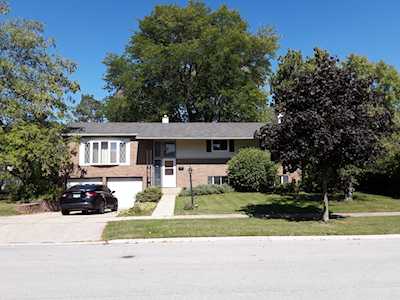 1128 E Patten Dr Palatine, IL 60074
