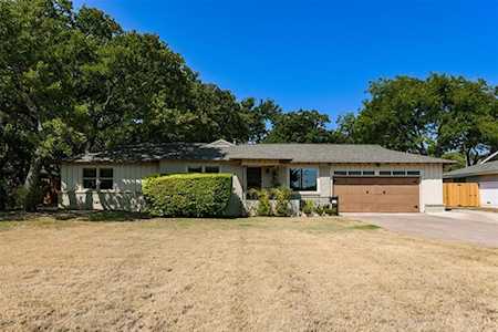 1704 Wilson Road Fort Worth, TX 76112