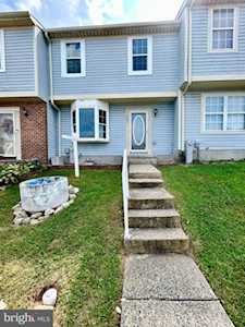827 Clover Leaf Ct Edgewood, MD 21040