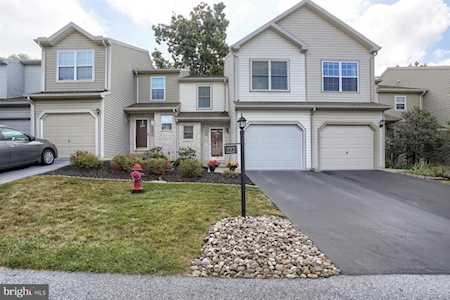 222 Forest Oak Ln Harrisburg, PA 17110