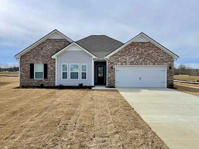 45 Robinwood Ln Oakland, TN 38060