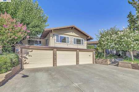 402 Arlington Ct Pleasanton, CA 94566