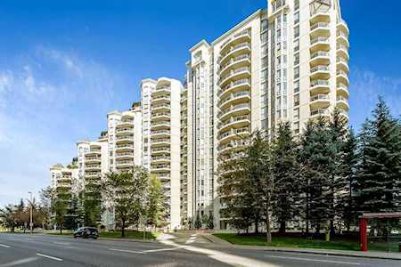 1108 6 Ave SW #811 Calgary, AB T2P 5K1