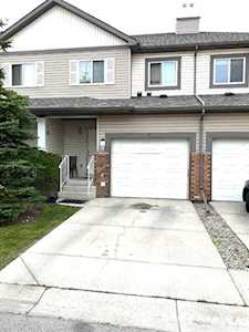 8 Saddletree Ct NE Calgary, AB T3J5L1