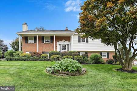 334 Holly Knoll Dr Churchville, PA 18966