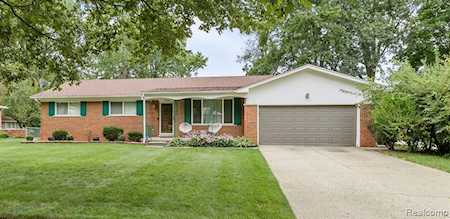 17309 Roxbury Ave Southfield, MI 48075