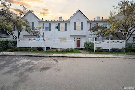 30358 Nantucket Dr #85 Farmington Hills, MI 48336