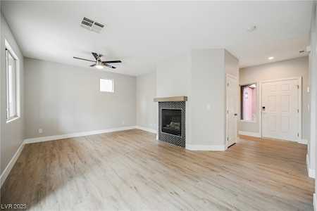 5400 Raccoon Valley Ln Las Vegas, NV 89122
