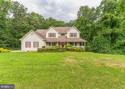 5 Lange Ct Mullica Hill, NJ 08062