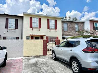 9848 Overlook Dr Temple Terrace, FL 33617