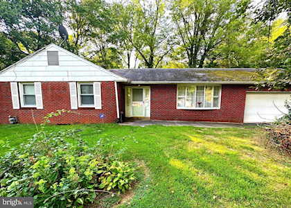 1501 Upper Greenbriar Rd Wilmington, DE 19810