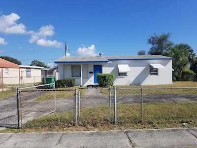 300 W 28th Street Riviera Beach, FL 33404