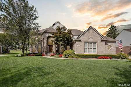 313 Country Club Ln Canton Twp, MI 48188