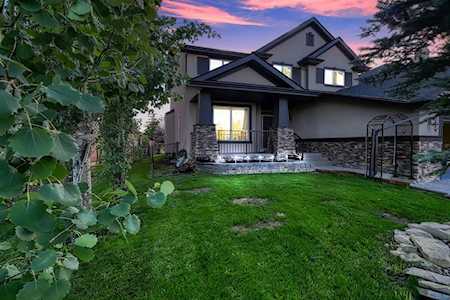 189 Heritage Lake Blvd Heritage Pointe, AB T1S 4J7