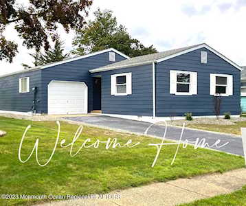 1008 Camino Real Ct Toms River, NJ 08757