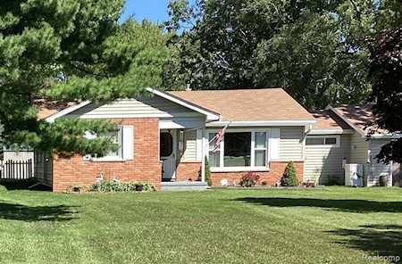 45166 Geddes Rd Canton Twp, MI 48188