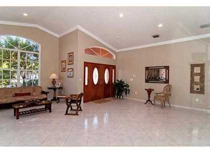 585 SW 132nd Ave Miami, FL 33184