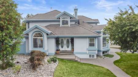 7888 154 Street Surrey, BC V3S 8N8