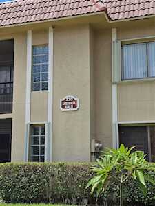 310 Lakeview Dr #104 Weston, FL 33326