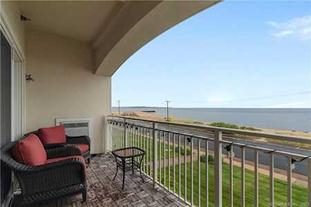 343 Beach St #203 West Haven, CT 06516