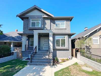3275 E 20th Avenue Vancouver, BC V5M 2V6