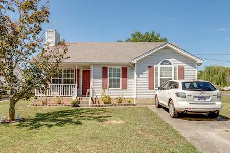705 Lou Gehrig Cir La Vergne, TN 37086