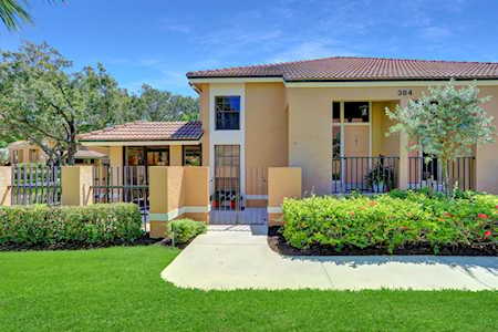 384 Prestwick Circle #1 Palm Beach Gardens, FL 33418